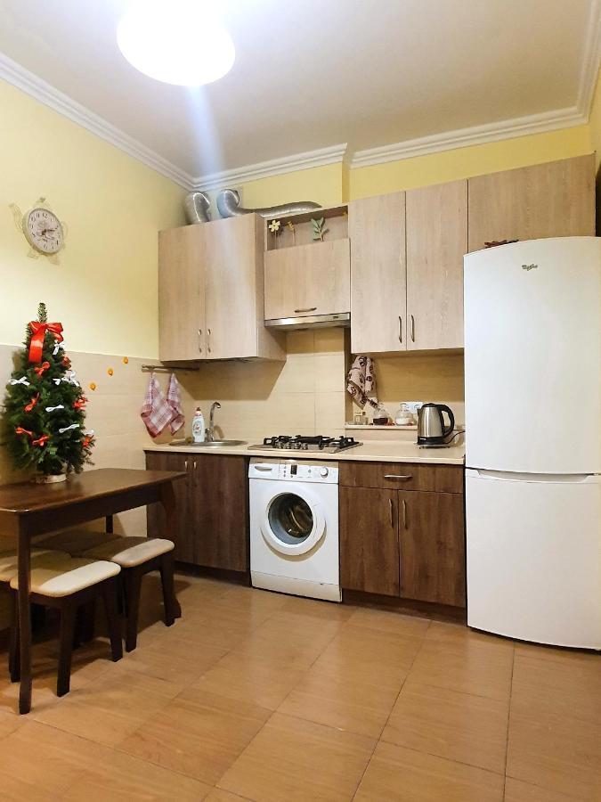 Homey Apartment On Vicheva Str. Львов Экстерьер фото