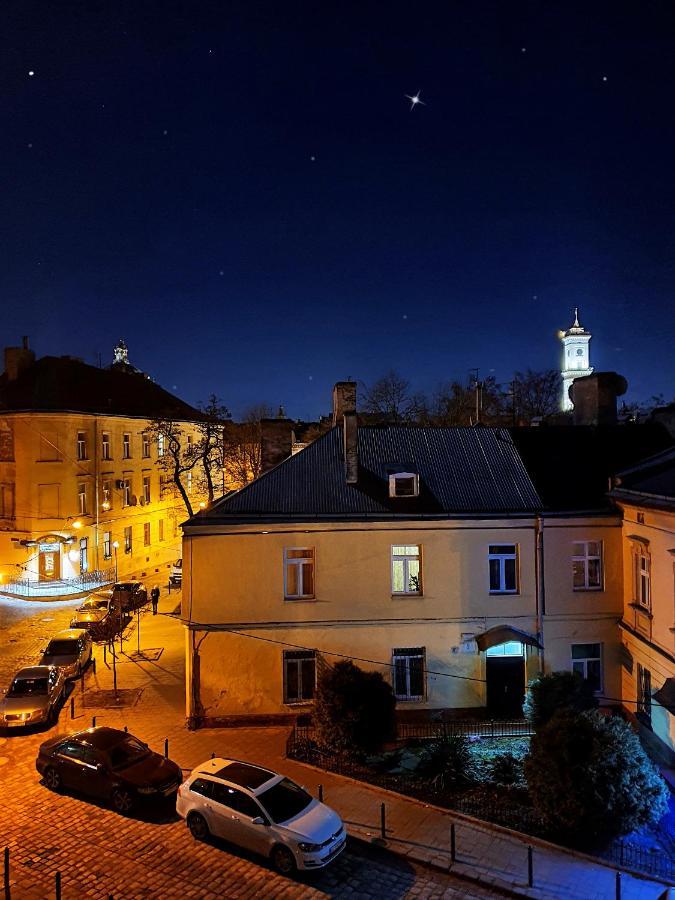 Homey Apartment On Vicheva Str. Львов Экстерьер фото