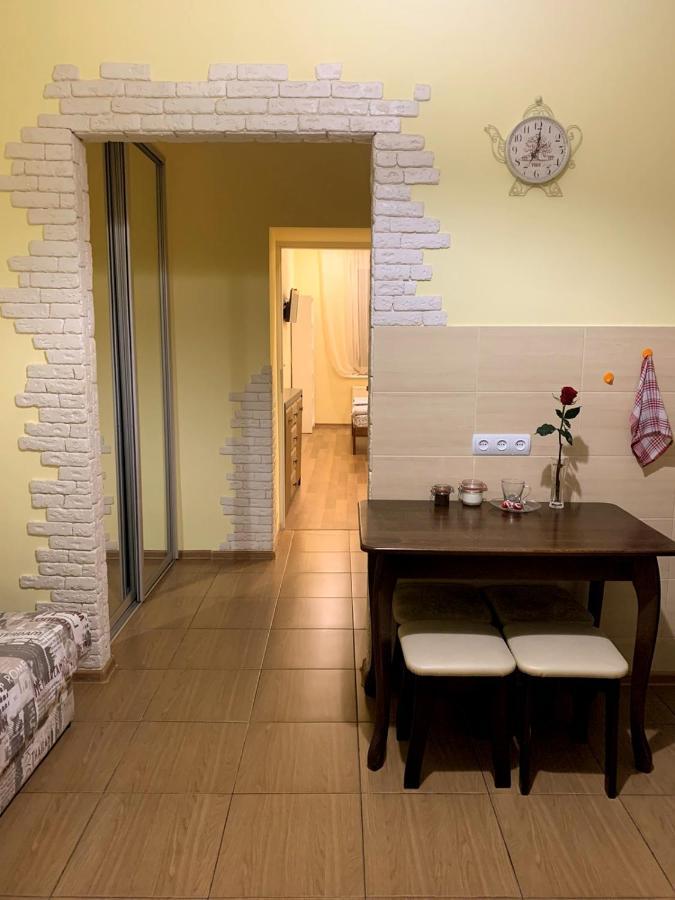 Homey Apartment On Vicheva Str. Львов Экстерьер фото