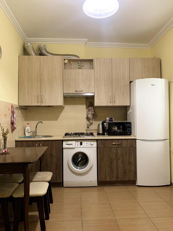 Homey Apartment On Vicheva Str. Львов Экстерьер фото